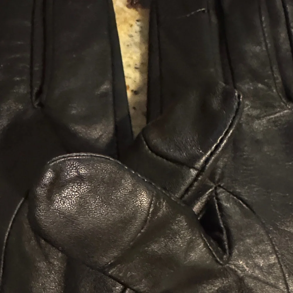 Michael Kors Women’s Classic Black Leather Gloves